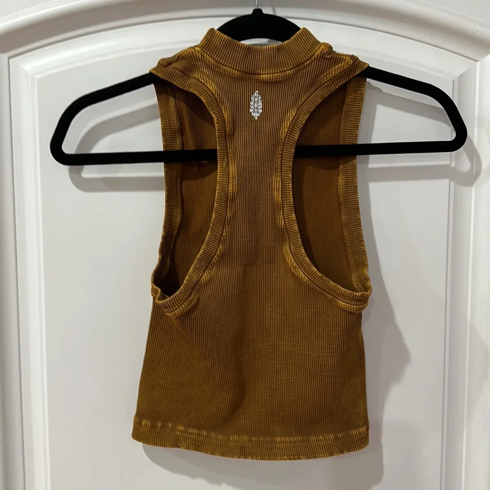 Free People free Movement muscle top size M-L - Picture 2 of 10
